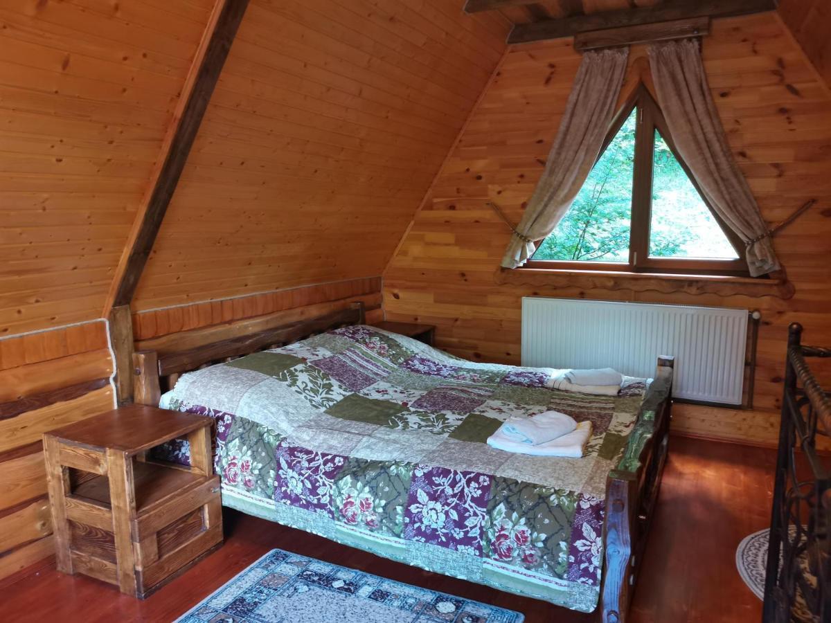 Гірська Хата Hotel Senechiv Eksteriør billede
